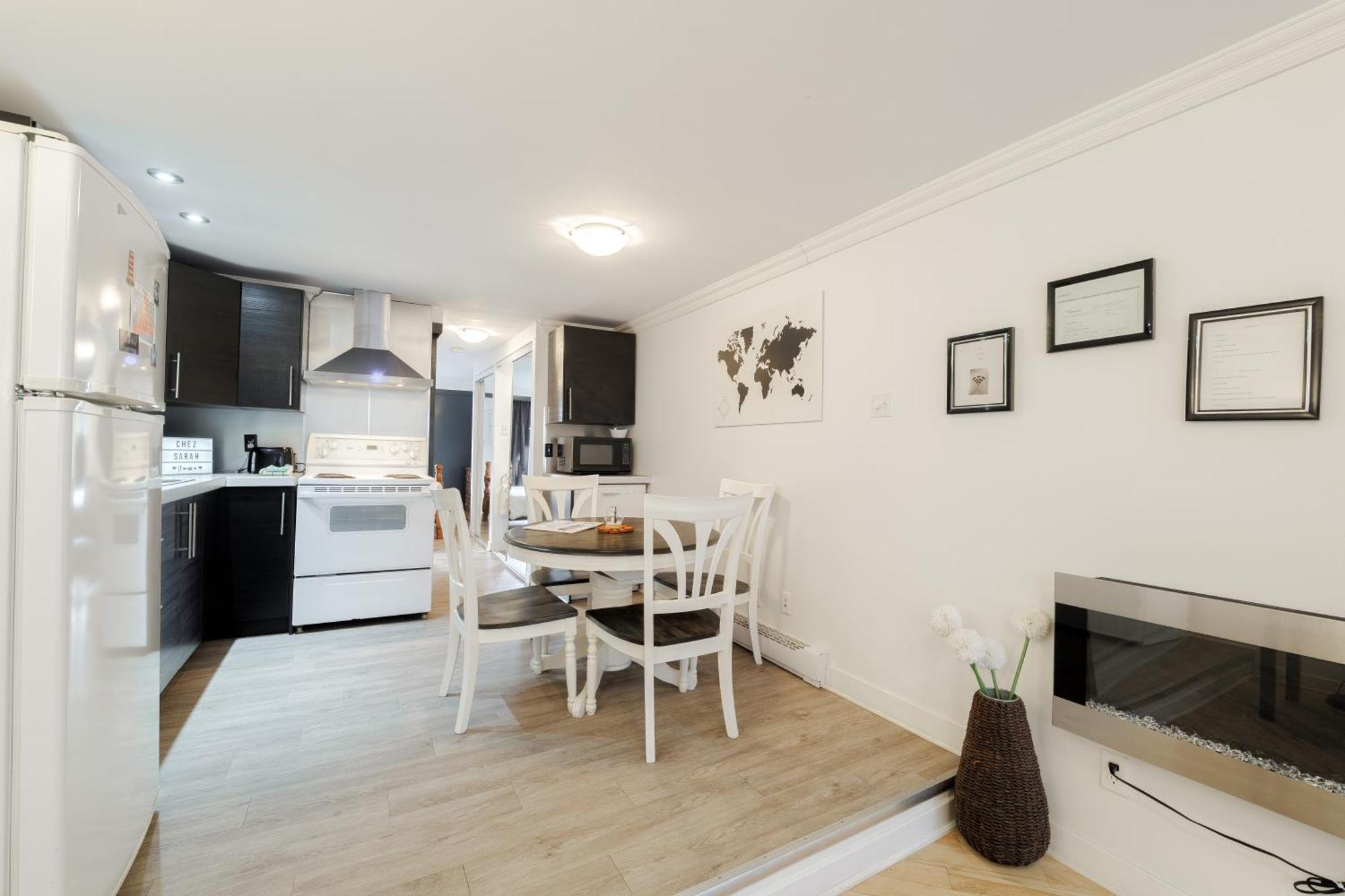 Chez Sarah: Montreal Themed Cozy Loftアパートメント エクステリア 写真